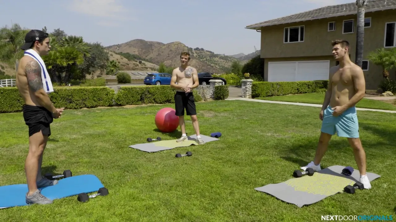 Twunks Michael DelRay & Scott Finn flip flop raw after workout - NextDoorStudios